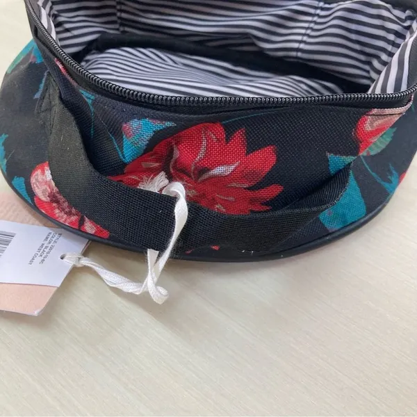 New Jessica‎ Simpson Makeup Bag Travel Black Red Floral Carry On West Coast - Image 9