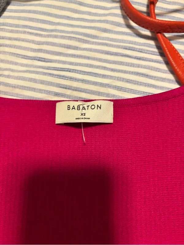 Aritzia Babaton Sculpt Knit Squareneck Short Sleeve Crop Top magenta XS - Image 2