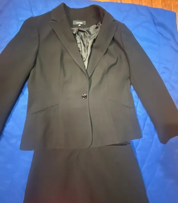 Jones New York Essentials Black 2-Piece Skirt Suit Size 12 Blazer and Skirt - Image 3