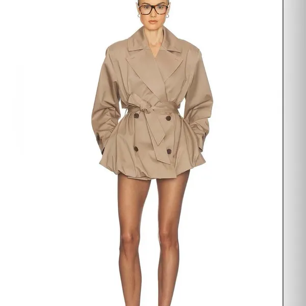 Helsa Short Bubble Hem Trench in Stone S - Image 3