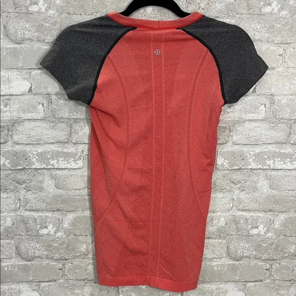 Lululemon Run: Swiftly Tech Short Sleeve Love Red / Deep Coal - Image 3