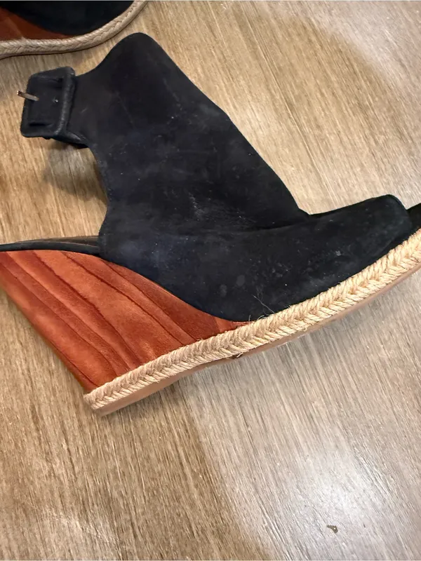 Tory Burch Black Suede Peep-Toe Ankle Wood Strap Wedges Sz 9 - Image 4