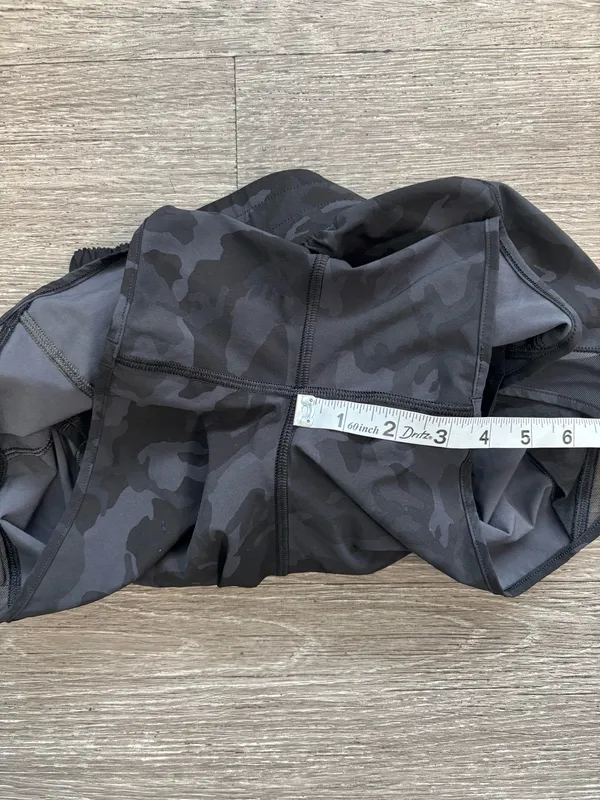 Lululemon Hotty Hot Shorts Incognito Camo Multi Grey / Black 4” Size 2 Tall - Image 10
