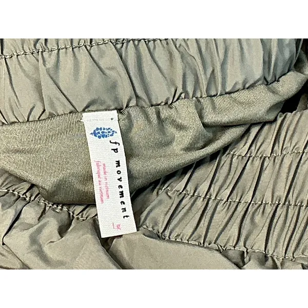 FP Movement Women's Sage Stone Pine Running Athletic Shorts Size L NWT - Image 10