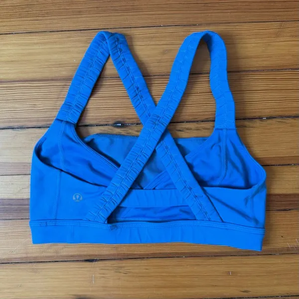 Lululemon Inner Heart Bra in Porcelaine Blue Size 6 - Image 3