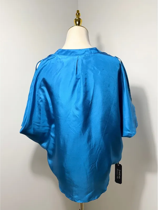Bebe Women's Turkish Tile Blue Silk V-Neck Blouse with Button Detail, Size M - Image 2