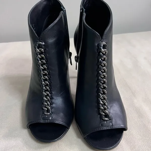 🖤✨ COACH New York Black Leather Chain Peep Toe Booties Heels 8B ✨🖤 - Image 3