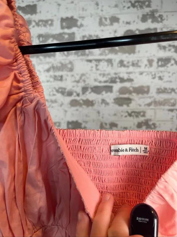 Abercrombie & Fitch | women pink vneck cap sleeve crop blouse - Image 2
