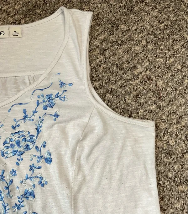 Cato Women's XL Tank - Image 4