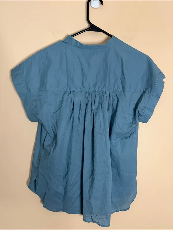 Universal Threads Dusty Blue Short-Sleeve Popover Blouse - Image 5