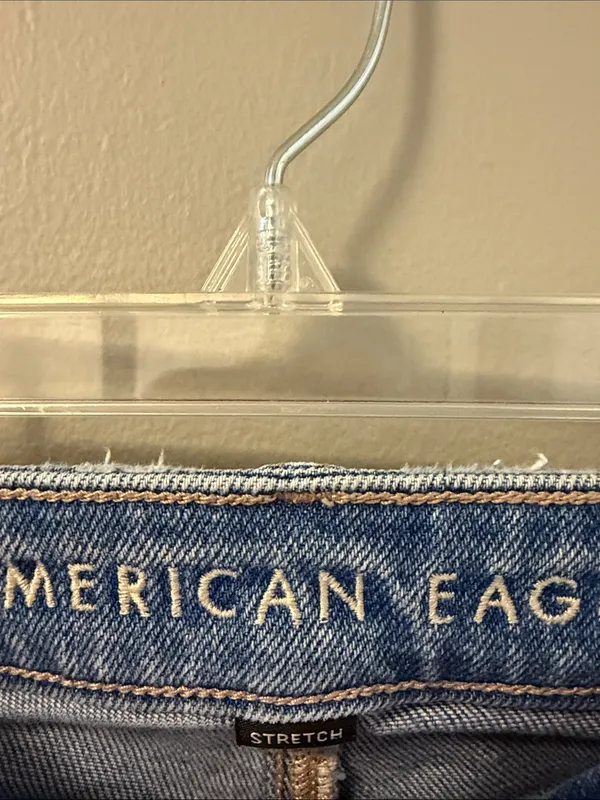 American Eagle Distressed High-Rise Mom Straight Jeans 00/25 - Image 5