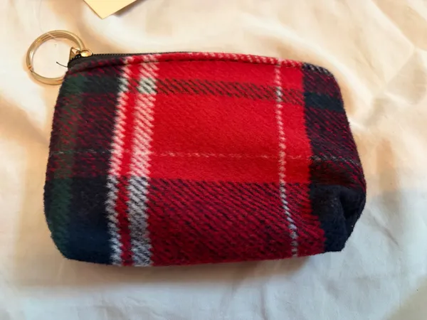 BNWT lib plaid zip coin pouch Red - Image 2