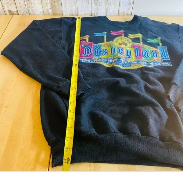 Disney land the happiest place on earth crew neck pullover land Resort size small - Image 5