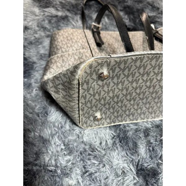 Michael Kors handbag purse Black & Silver shoulder bag flaws pictured - Image 6