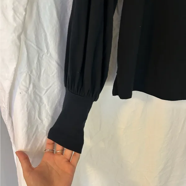Abercrombie & Fitch black drapey long sleeve size XS - Image 5
