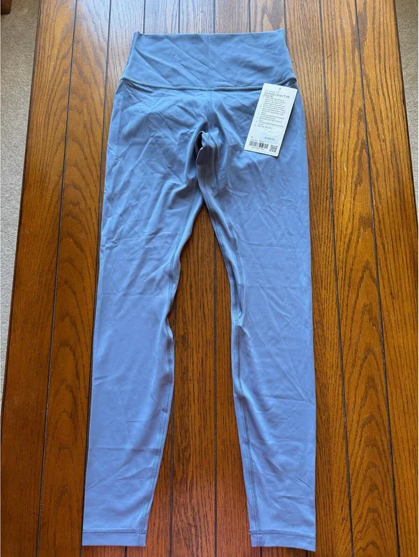 Lululemon Align High Rise 28” Washed Denim Size 6 NWT - Image 3