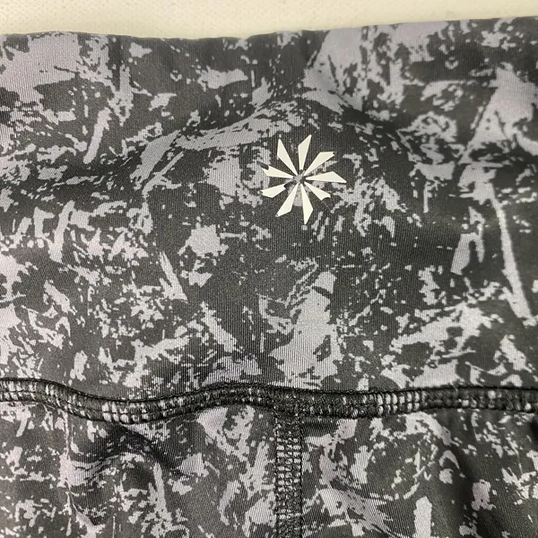 Athleta Capri Leggings Womens Small Black Camo Print‎ Stretch Yoga Gym - Image 2