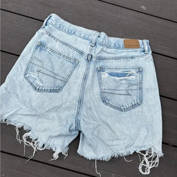 American Eagle Distresse Mom Jean Shorts - Image 3