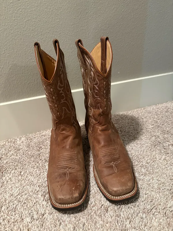 Cowboy Boots Brown Size 9.5 - Image 4