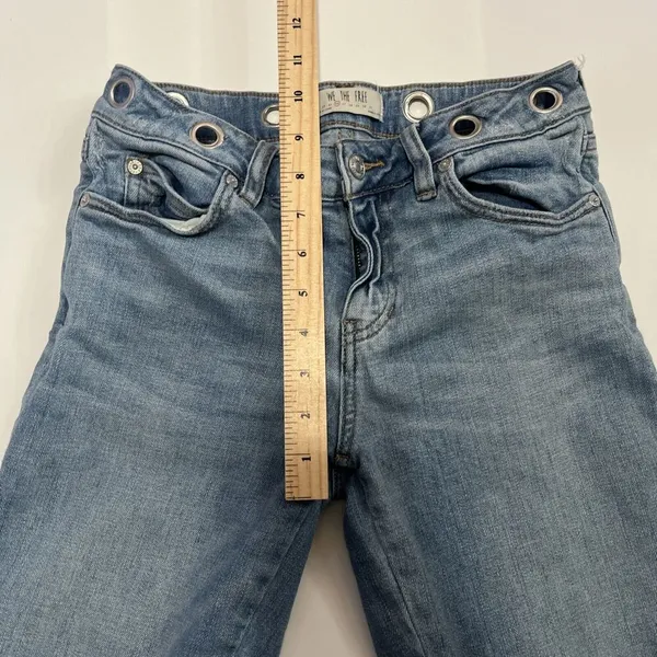 Sz 26 Rivet Detail Belt Out Crop Bootcut in Blue FREE PEOPLE - Image 7