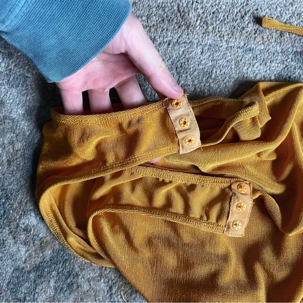 Hello Molly Draped Cowl Gold Yellow Baddie Bodysuit Size 6 NWT - Image 5