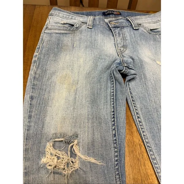 Levi’s Genuinely Crafted Low Rise Skinny Size 9 M Light Wash Blue Distressed - Image 8