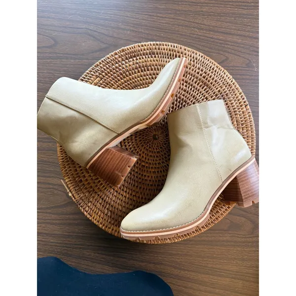 Korks‎ Beige Leather Ankle Boots Block Heel Side Zip Lug Sole Booties Women - Image 5
