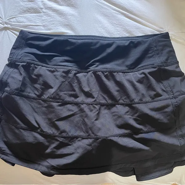 ⚠️SOLD⚠️Lululemon Athletica Black Puffer Skirt - Image 3