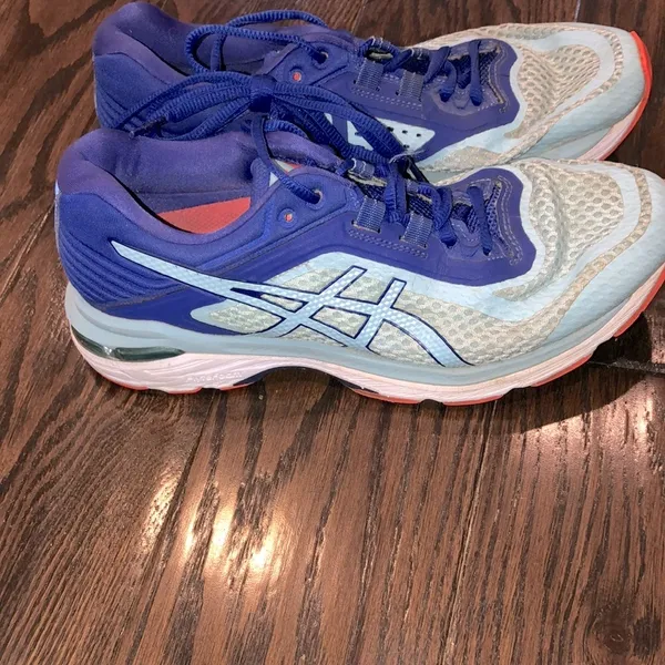 ASICS GT 2000 6 running shoes size 9 - Image 2