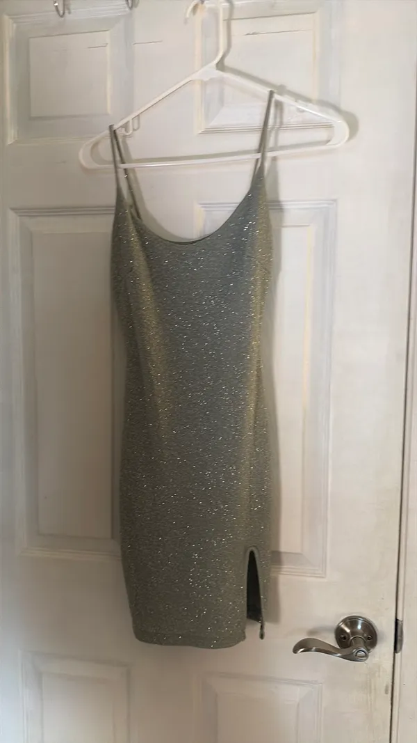 Windsor Green Window tight/short dress with a slit - Image 3