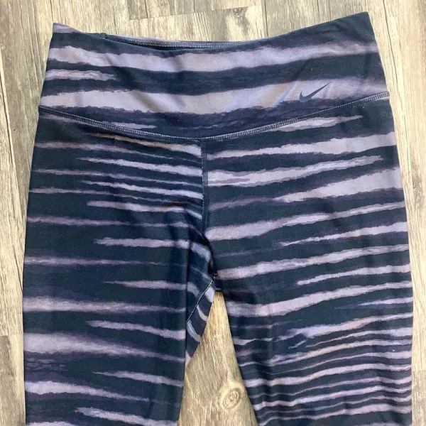 NIKE WORKOUT CROP LEGGINGS - Image 2