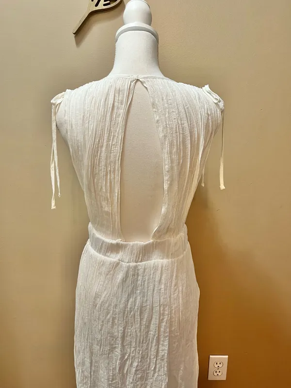 Sheer White Maxi Dress/Coverup Size Medium - Image 6