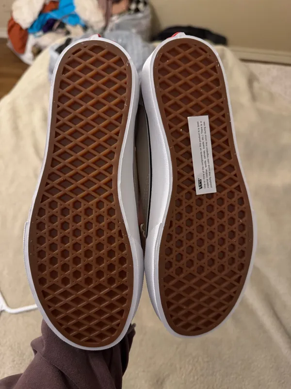 Beige Vans Old Skool - Image 3