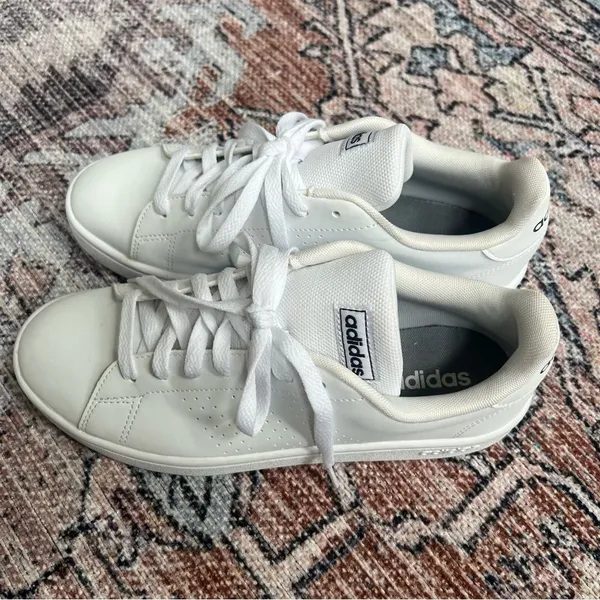 Adidas GRAND COURT 2.0 SHOES in White Size 8 Black Logo - Image 3