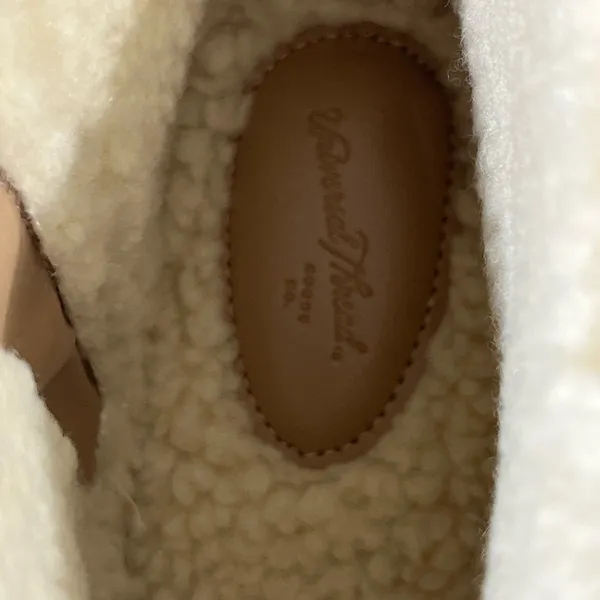 Universal Threads May Suede Ankle Boot Women 9 Tan W/Faux Fur‎ Memory Foam Snow - Image 10