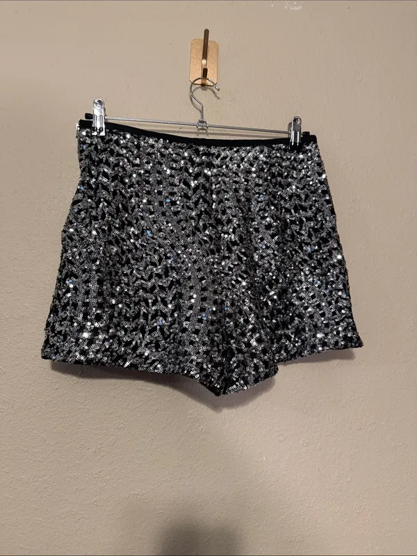 Zara sequin shorts Silver and Black Size Medium NWT - Image 5