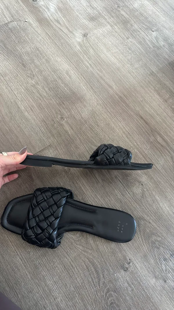 Black sandals Size 9.5 - Image 4