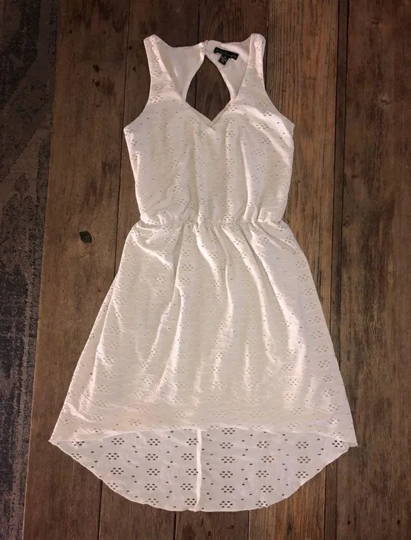 💕5️⃣for25 City triangles high low dress with open cross cross back Sz M in cream - Image 2
