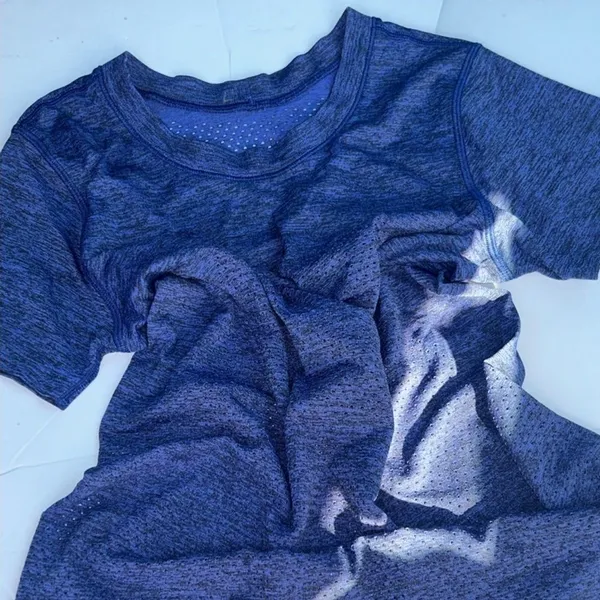Lululemon Breeze By Short Sleeve in Blazer Blue / Black Size 4 - Image 5