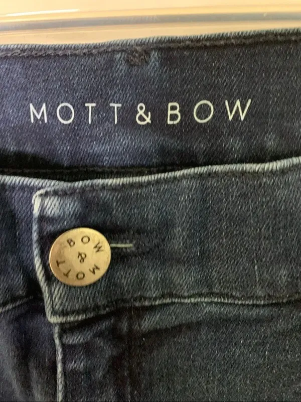 Mott and Bow high rise skinny jeans women's size 31 x 28 - Image 3