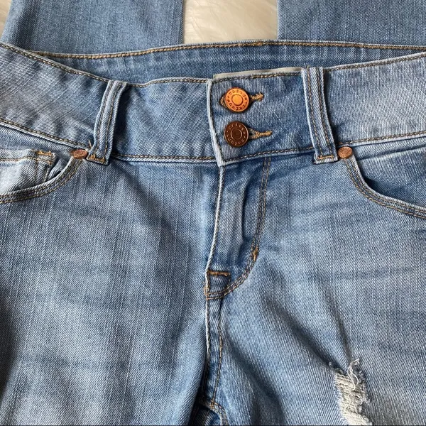 Refuge Charlotte Russe Distressed Blue Jeans - Image 7
