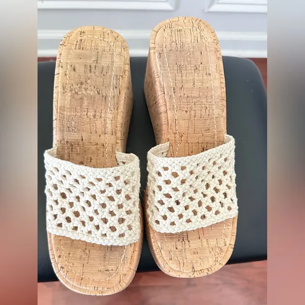 Women's Cream Woven Platform Wedge Sandals Size 9 - Image 2