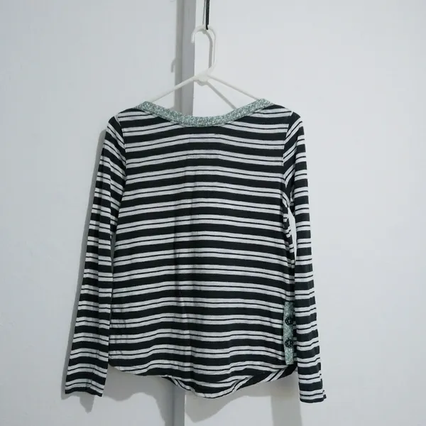 Anthropologie postmark strips t shirt Size small - Image 4