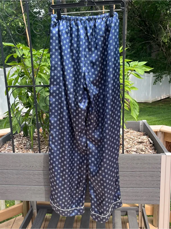 In Bloom by Jonquil Navy Satin Long Sleeve & Pants Pajama Set Size S Loungewear - Image 9