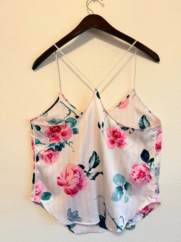 Victoria's Secret floral camy top, spaghetti straps, satin, sz M - Image 4