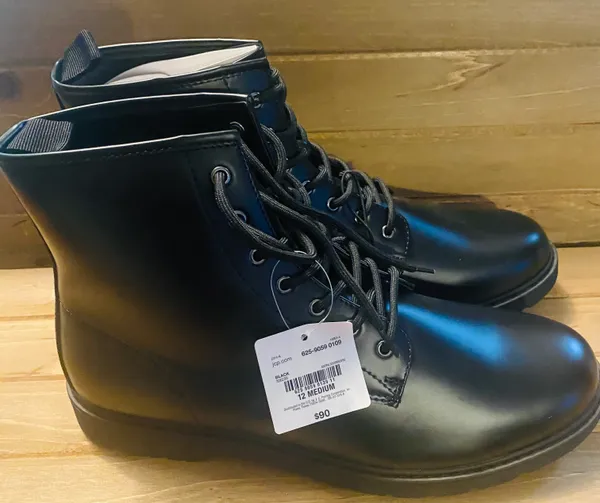 NEW women's boots size 12 medium black - Image 2