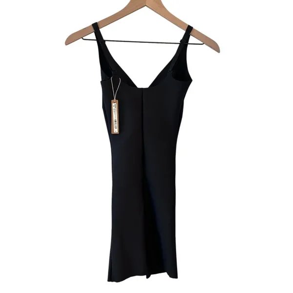 SKIMS Body NWT Unlined Plunge Mid Thigh Bodysuit - Onyx M ( SOLD OUT) - Image 4