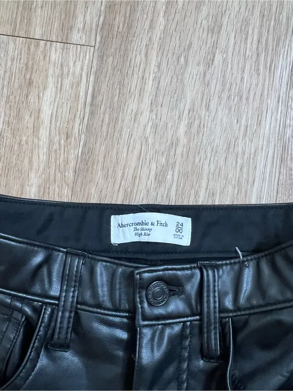 Abercrombie’s & Fitch Black Faux Leather Skinny Jeans - Image 3
