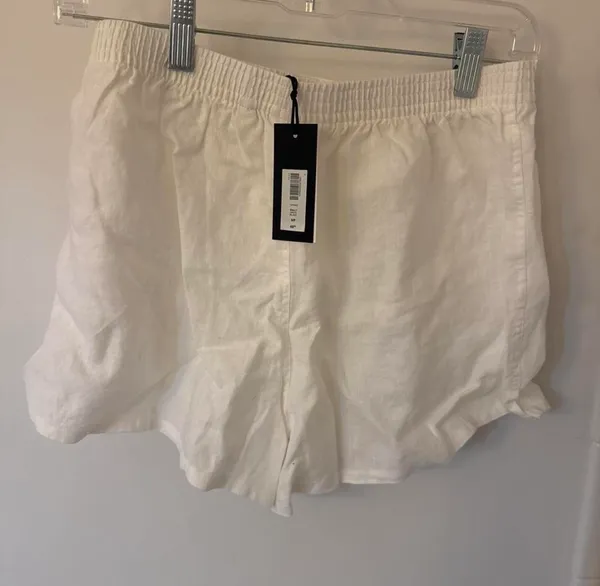 Aritzia TNA white linen shorts new with tags - Image 2