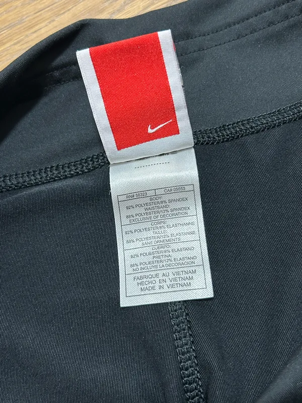 Medium/large Nike black spandex shorts - Image 5